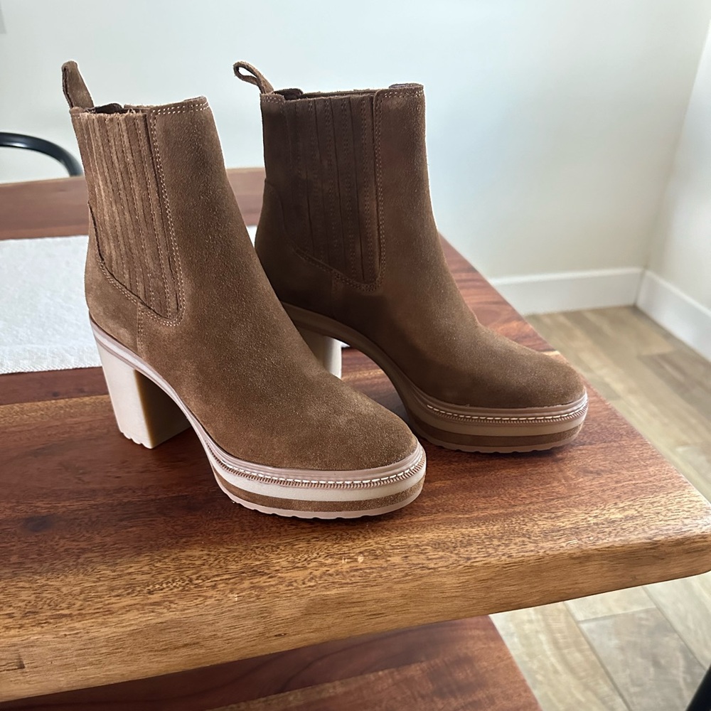 Steve Madden suede boots